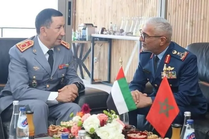 الجنرال محمد بريظ يستقبل رئيس أركان القوات المسلحة الإماراتية
