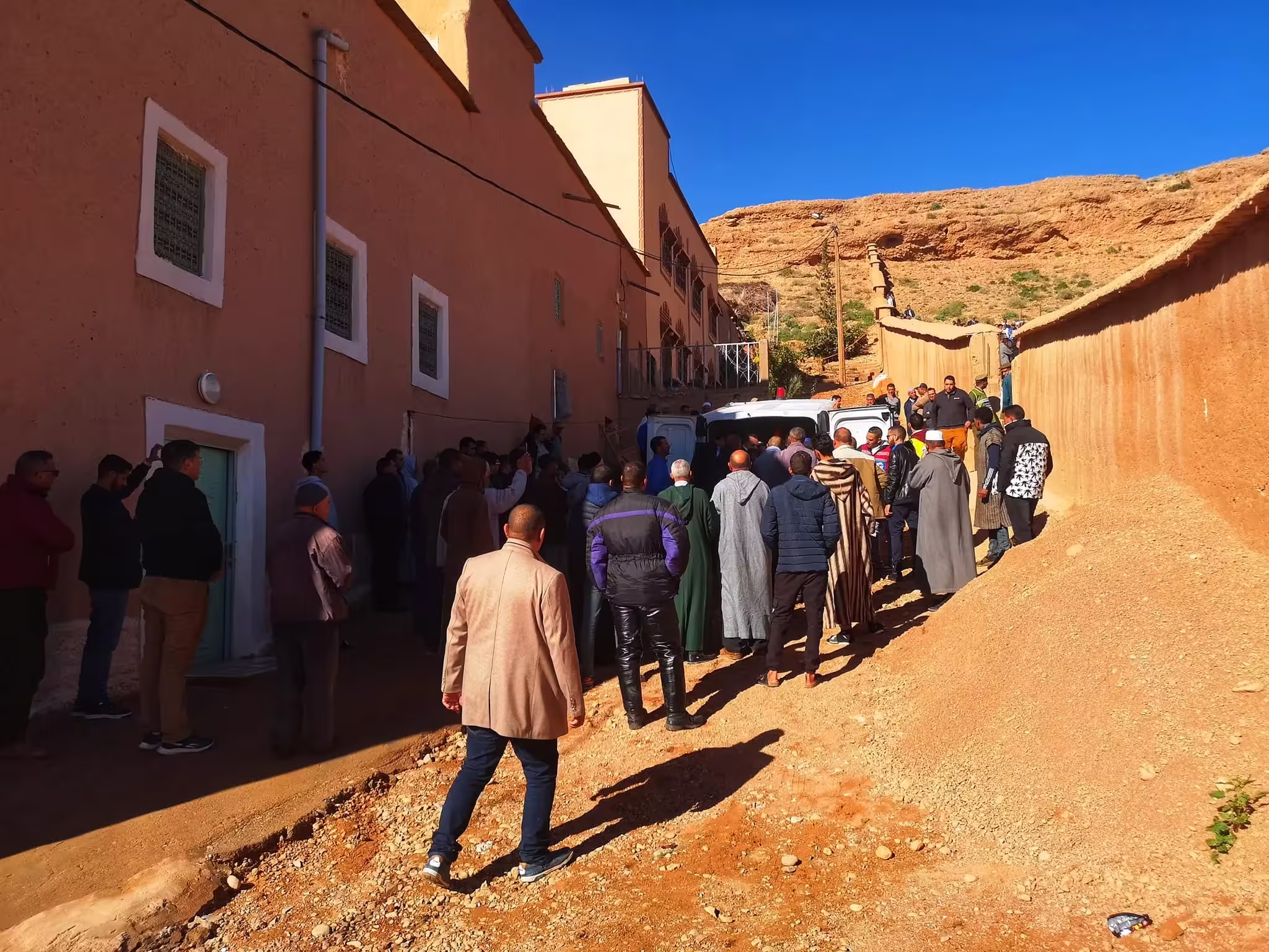 بمسقط رأسه .. تشييع جنازة الدولي المغربي السابق عبد العزيز برادة بتنغير