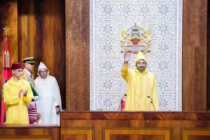 جلالة الملك محمد السادس: فرنسا تعرف جيدا حقيقة الصراع حول الصحراء وموقف إسبانيا له دلالات سياسية وتاريخية عميقة