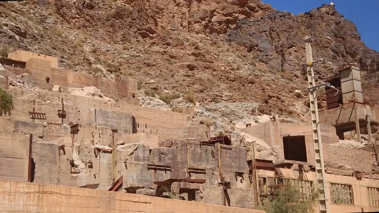 صخرة تُنهي حياة عامل في "مناجم أحولي" نواحي ميدلت