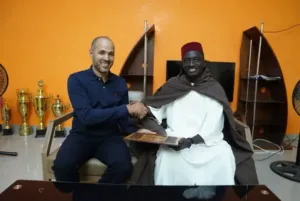 اللقاء كان مناسبة للتعريف بالجهود والريادة المغربية التي يقودها صاحب الجلالة حفظه الله في مجال الطاقات البديلة سواء على مستوى المشاريع الأوراش الكبرى أو من خلال معاهد ومؤسسات التكوين والتأطير وتأهيل العنصر البشري، وخلال الاجتماع عبر المسؤولون السينغاليون عن حاجتهم الماسة في الاستفادة من تجربة المغرب في هذا المجال، والرغبة الكبيرة لاستغلال واستخدام الطاقة الشمسية خاصة وأن السينغال دولة مشمسة طيلة السنة.