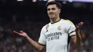 وفي الشوط الثاني، تمكن ريال مدريد من افتتاح التسجيل في الدقيقة 63، عبر الإنجليزي جود بيلينجهام مم تسديدة قوية، مستغلًا ارتداد رأسية رودريغو من القائم الأيمن.