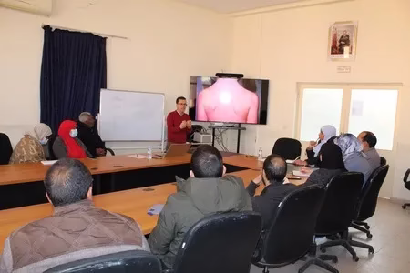 لقاء تكـــويني يرومُ تعزيز معارف مهنيي الصحة بورزازات حول داء “بوحمرون”
