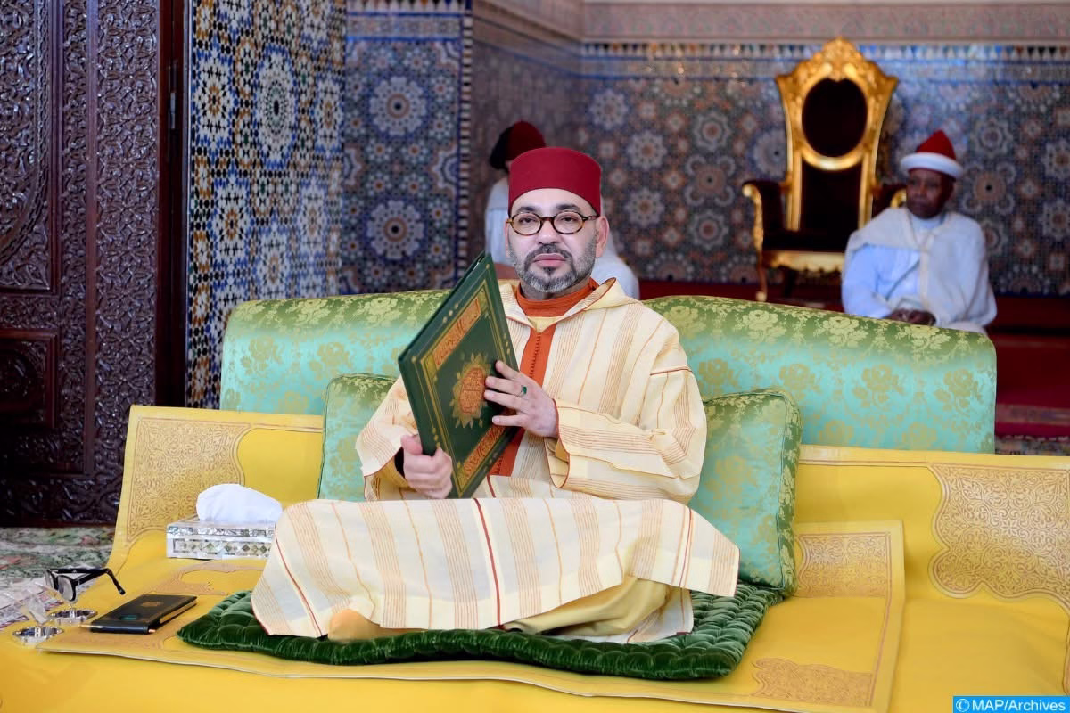 صاحب الجلالة الملك محمد السادس نصره الله سيؤدي صلاة العشاء والتراويح جلوسا في ليلة القدر
