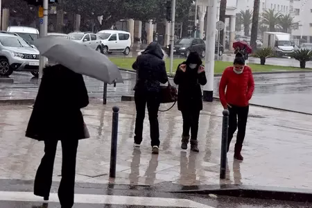 طقس الجمعة.. أمطار متفرقة بعدد من المناطق