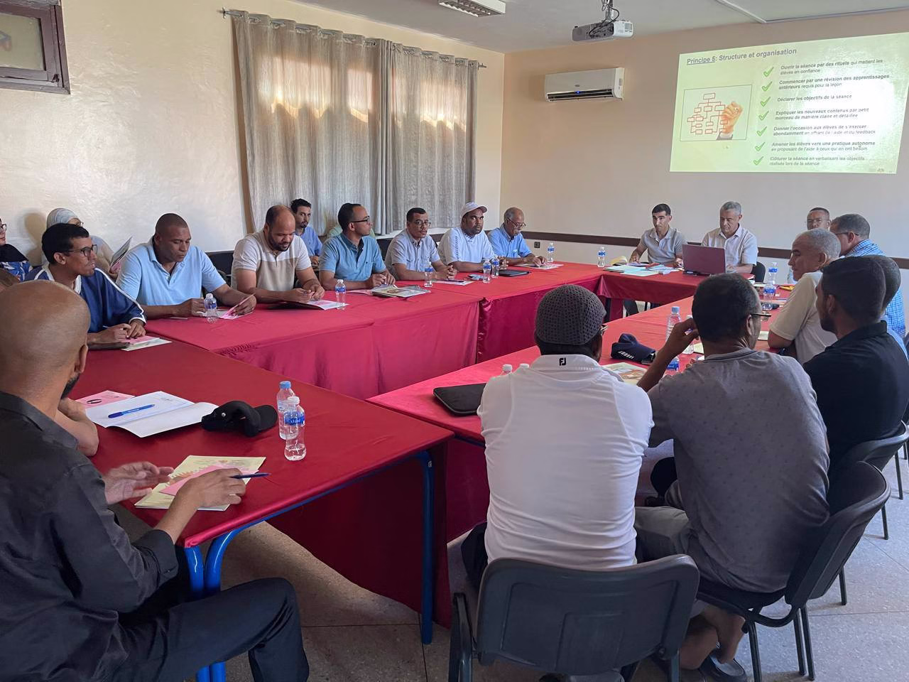 زاكورة تحتضن دورة تكوينية لفائدة أساتذة الريادة حول التدريس