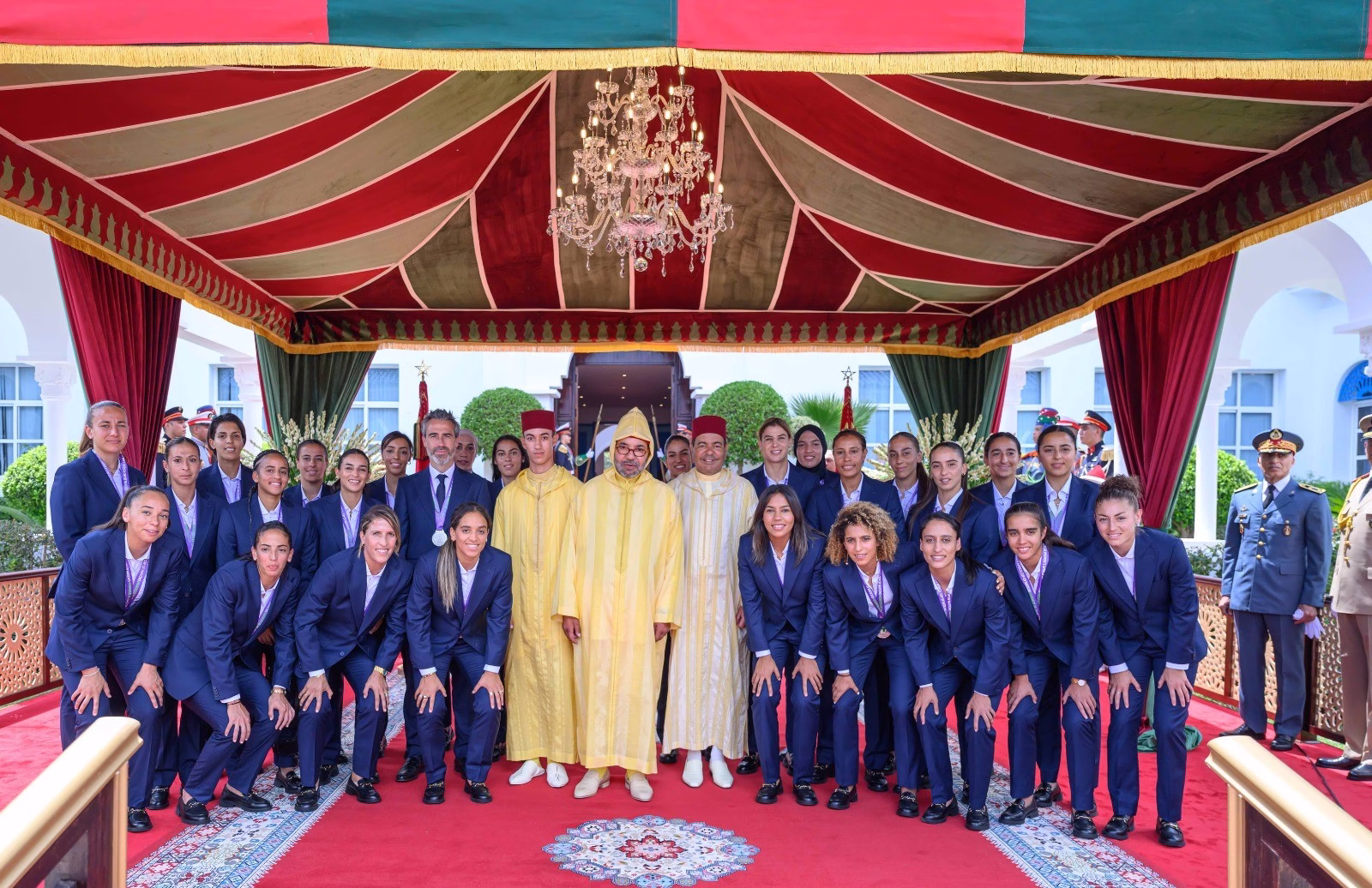 جلالة الملك محمد السادس يستقبل لاعبات المنتخب الوطني النسوي