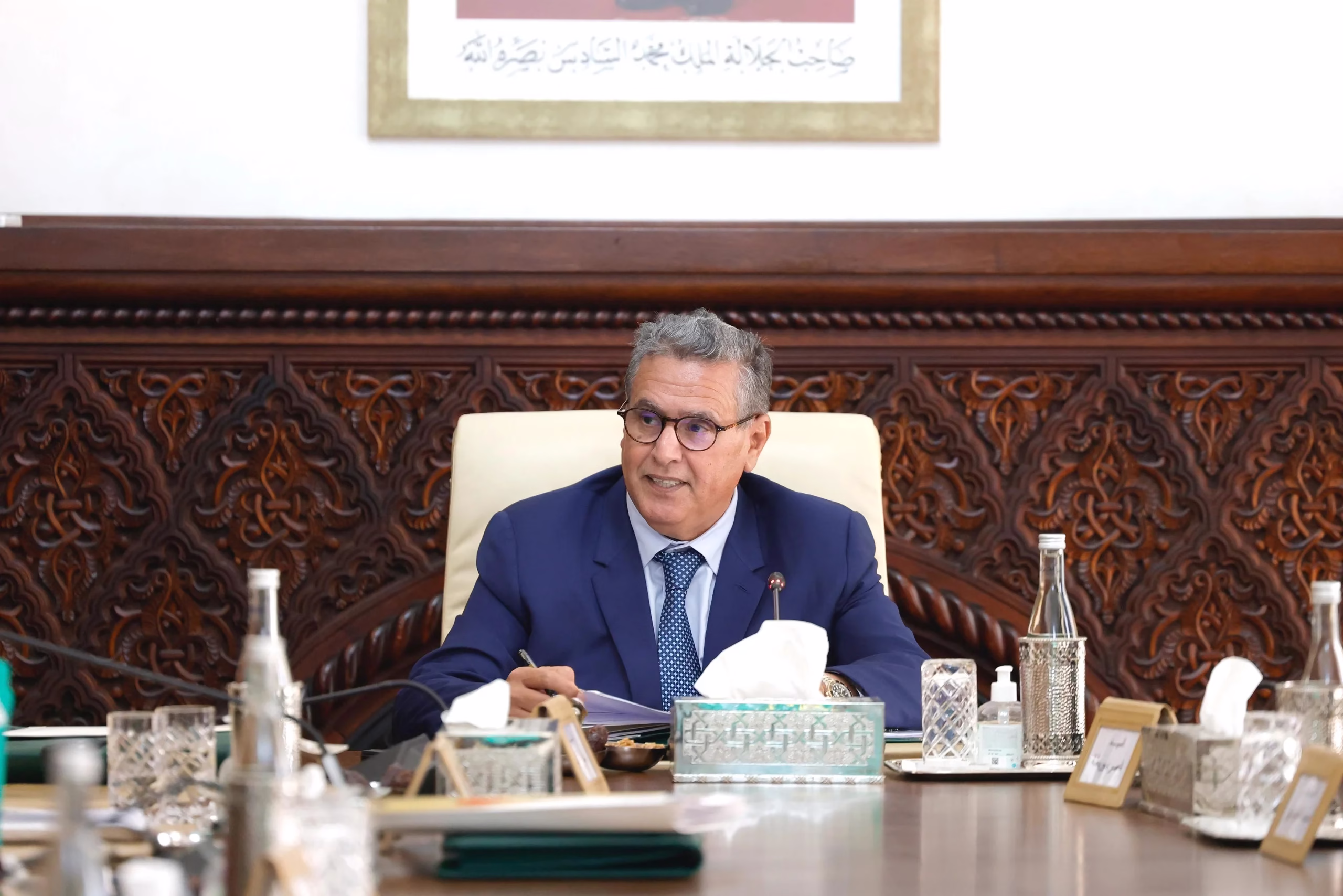 أخنوش يوجه الحكومة نحو إصلاحات هيكلية في “مالية 2026”