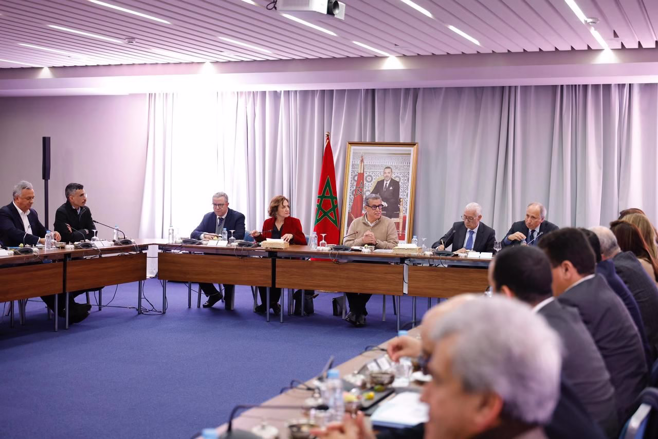 أخنوش يترأس اجتماع المكتب السياسي للأحرار بطنجة ويشيد بقانون مالية 2026