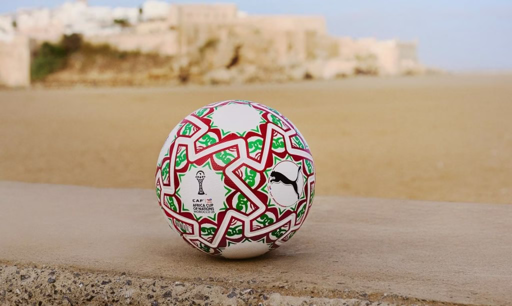 “إيتري”.. الكرة الرسمية لـ“كان المغرب” تحتفي بالتراث المغربي وتجمع بين الأصالة والتكنولوجيا