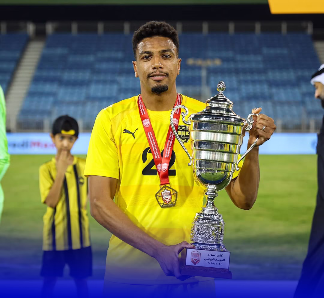 بعد إنضمامه للرجاء الرياضي.. أيوب العملود يودع الخالدية البحريني