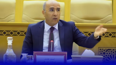 فك العزلة